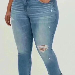 Torrid Womens Medium Wash Boyfriend Straight Vintage Stretch Jean 28R